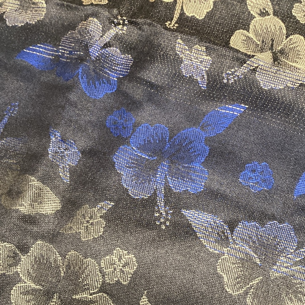 Beautiful Cleo Scarf - Picture 2 of 4